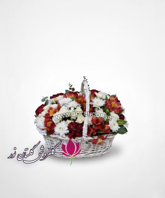 سبد گل قرمز